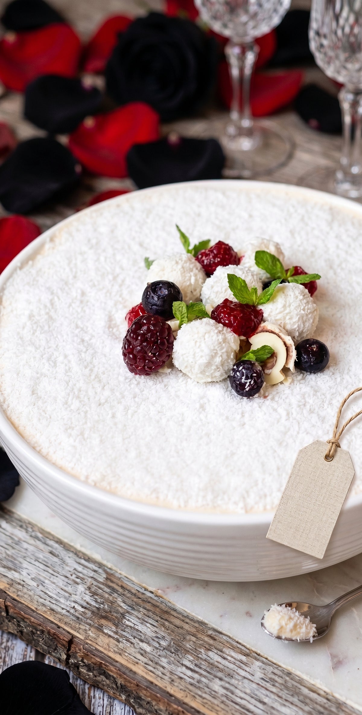 White bliss Cake بالرافيلو